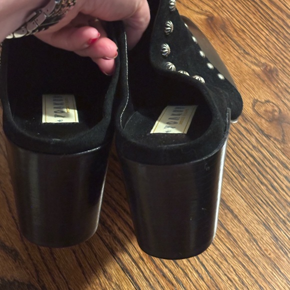 NWOT Black Studded Mules - Picture 4 of 8